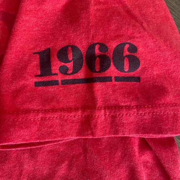 Red Men's T-Shirt Size L - Picture 5 of 7